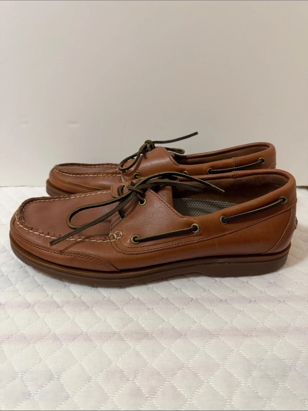 Rockport. Men's Leather Boat/Dock Shoes in Tan. Size 10.5